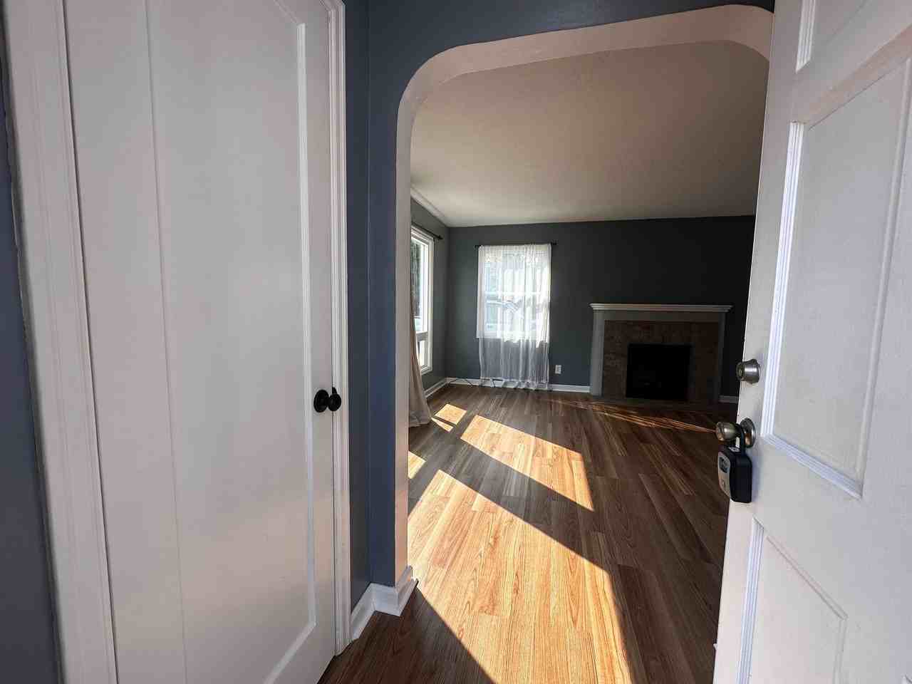 1123 24th St Ne - Photo 2 of 21