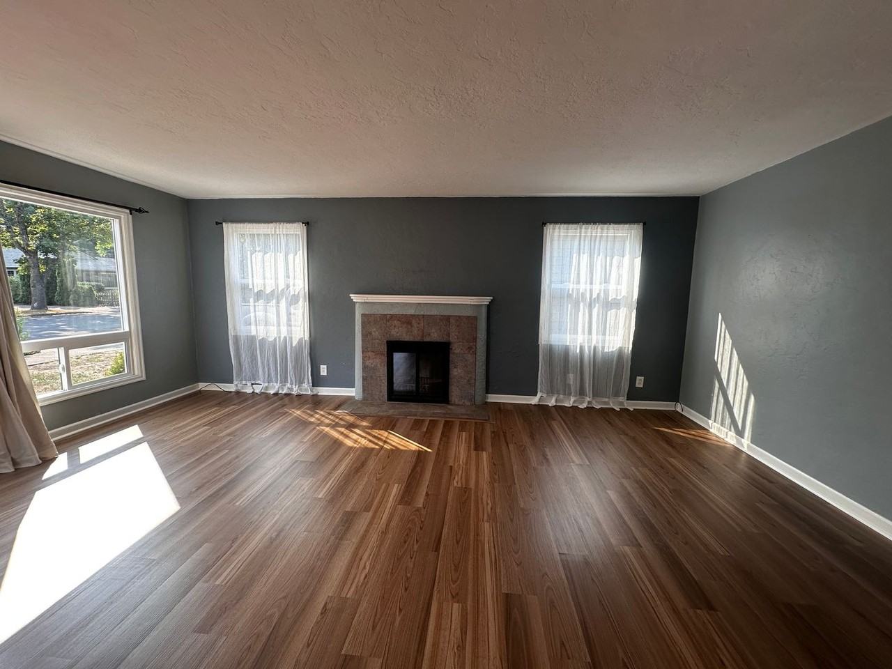 1123 24th St Ne - Photo 3 of 21