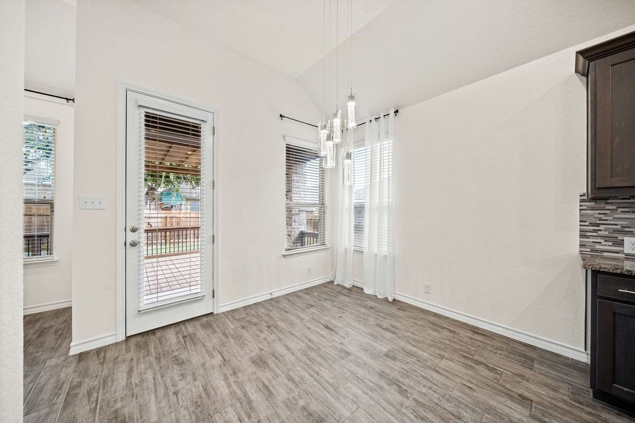 9767 Innes Pl - Photo 7 of 25