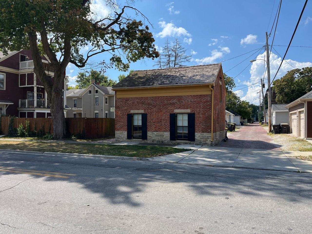 918 Van Buren St