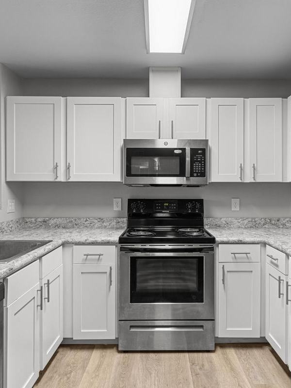 2550 Duportail Street