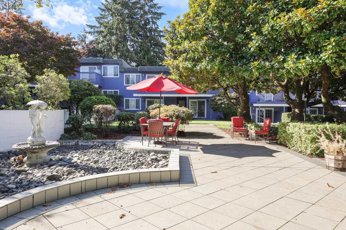 1017 S Pearl St - Photo 5 of 26