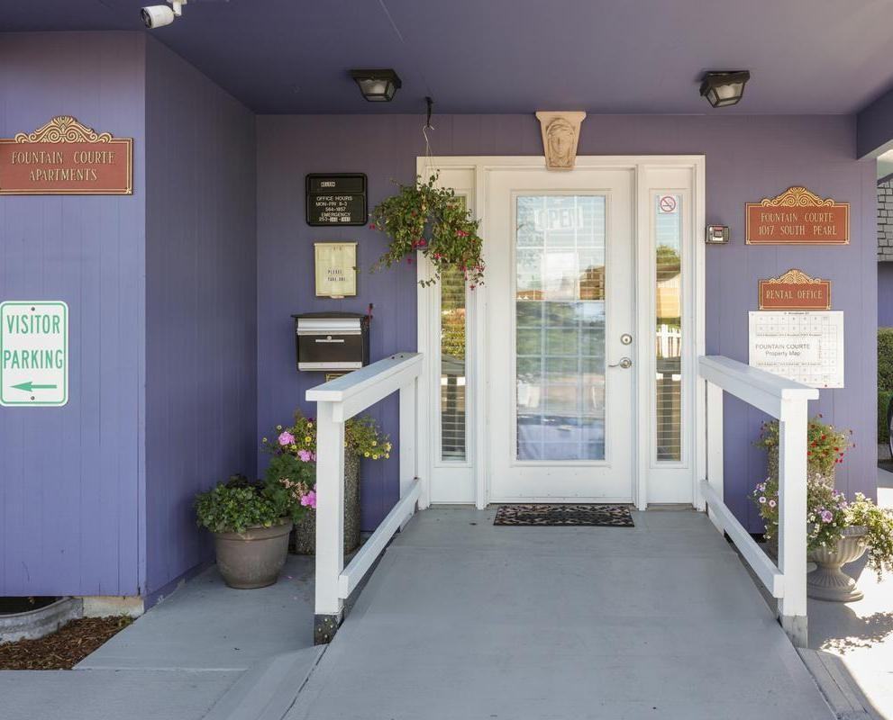 1017 S Pearl St - Photo 4 of 26