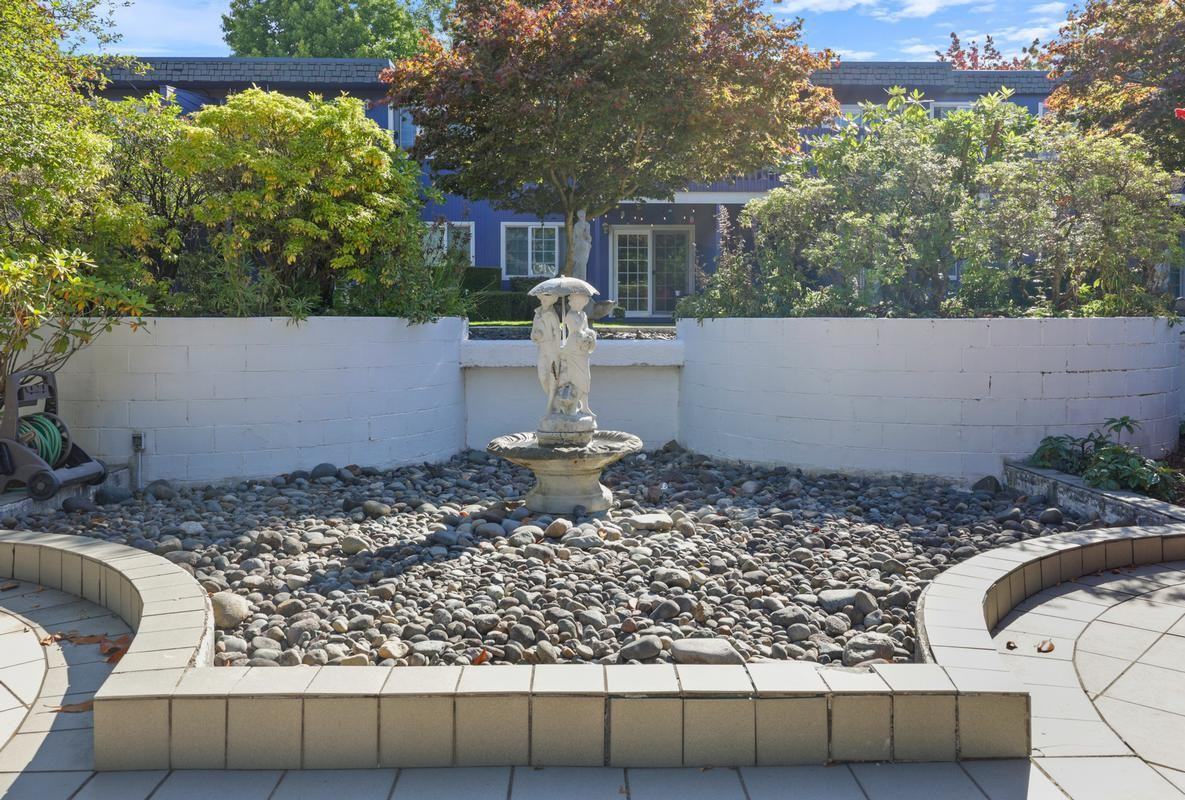 1017 S Pearl St - Photo 7 of 26