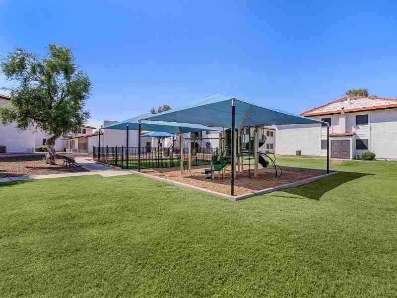 8130 W Indian School Rd - Photo 6 of 19