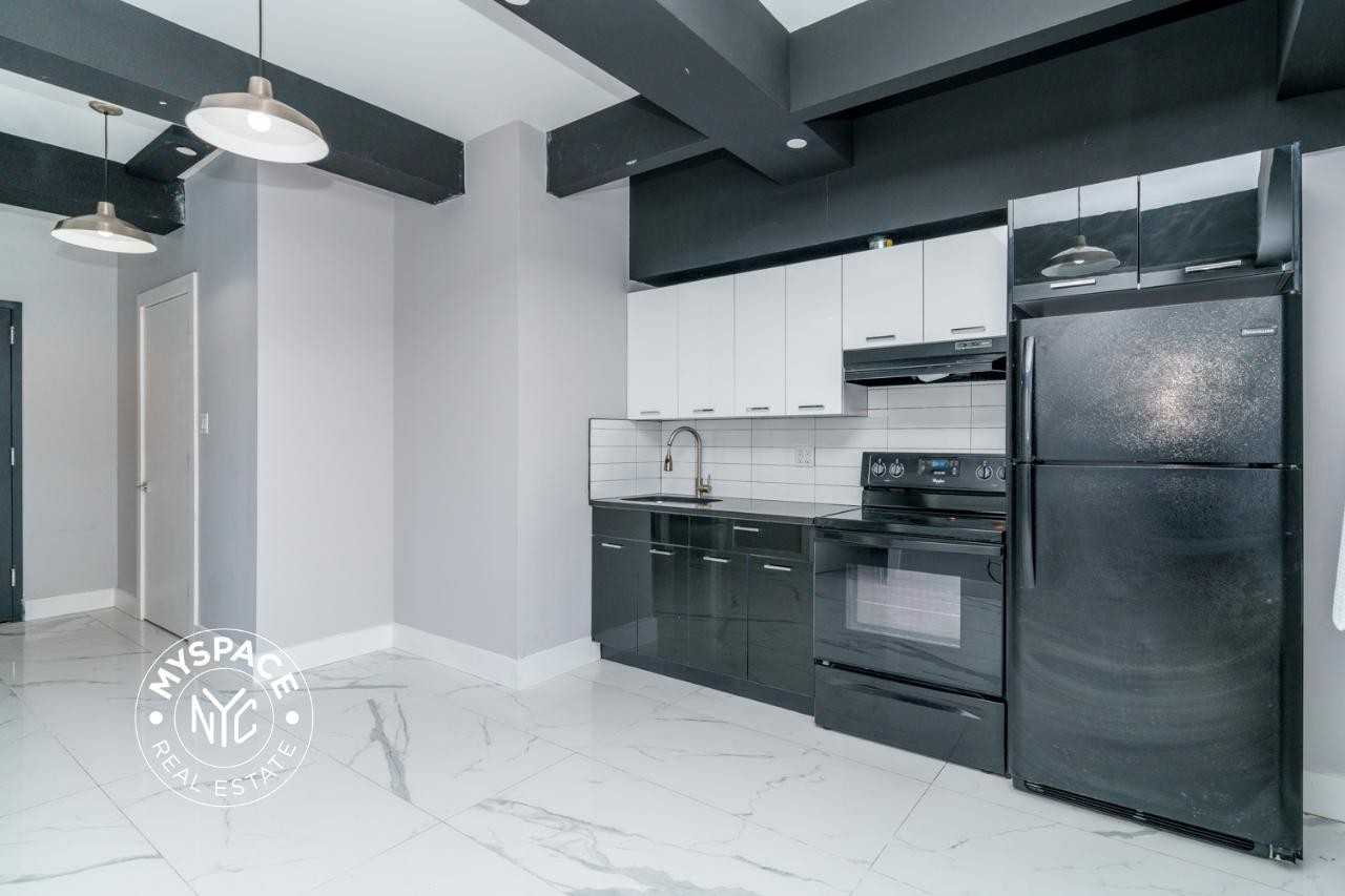 1184 Saint Marks Ave #4R - Photo 3 of 13