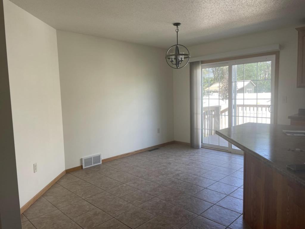 1908 Crooked Ave - Photo 2 of 13