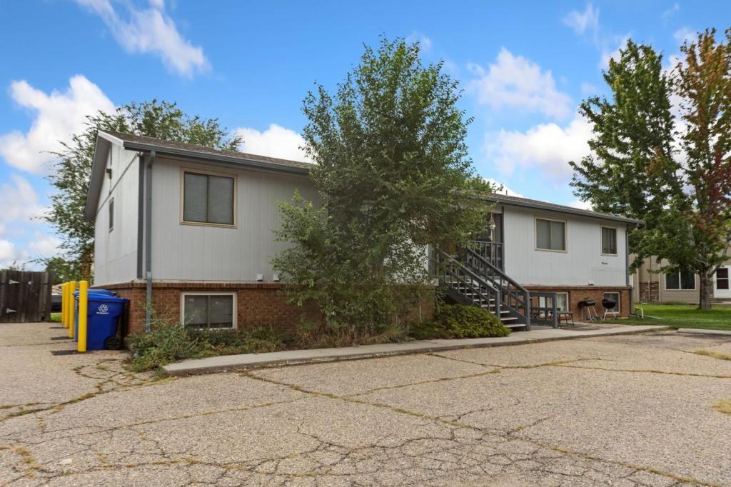 1804 Lily Pl