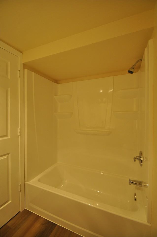 5214 1/2 15th Ave Ne - Photo 3 of 10