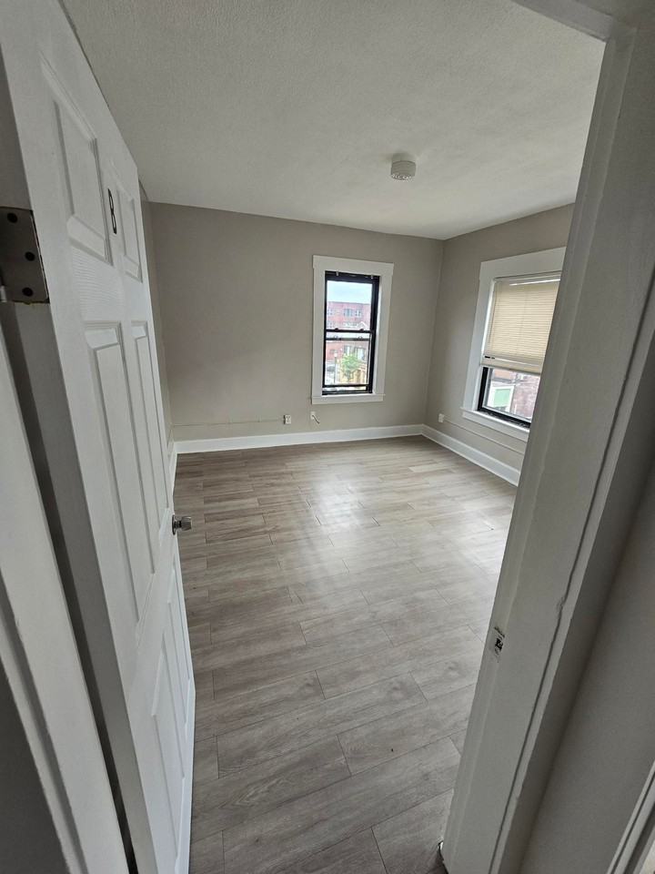 90-100 Park Street - Photo 4 of 13