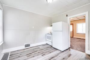 featured image of 136 E Johnson St