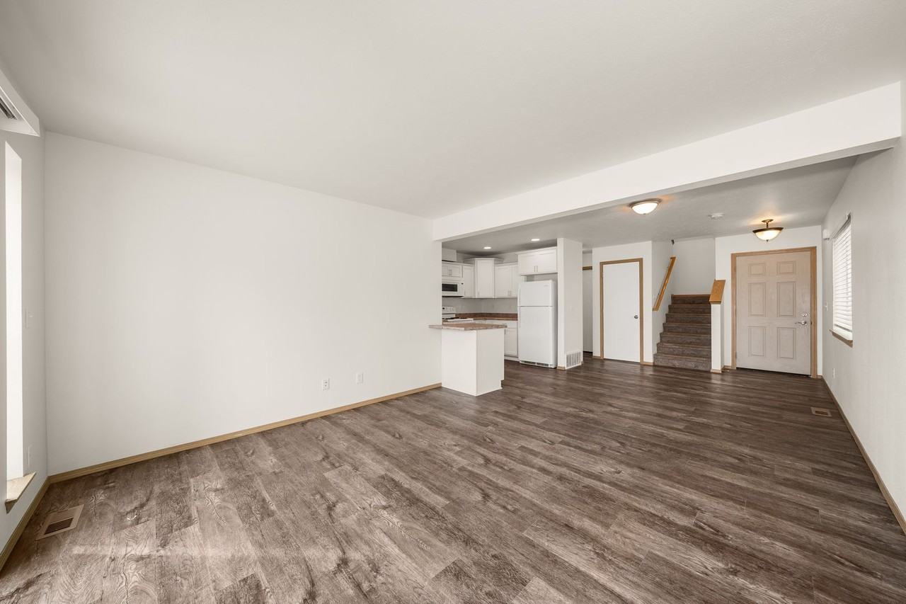 204 E F St #B - Photo 3 of 22