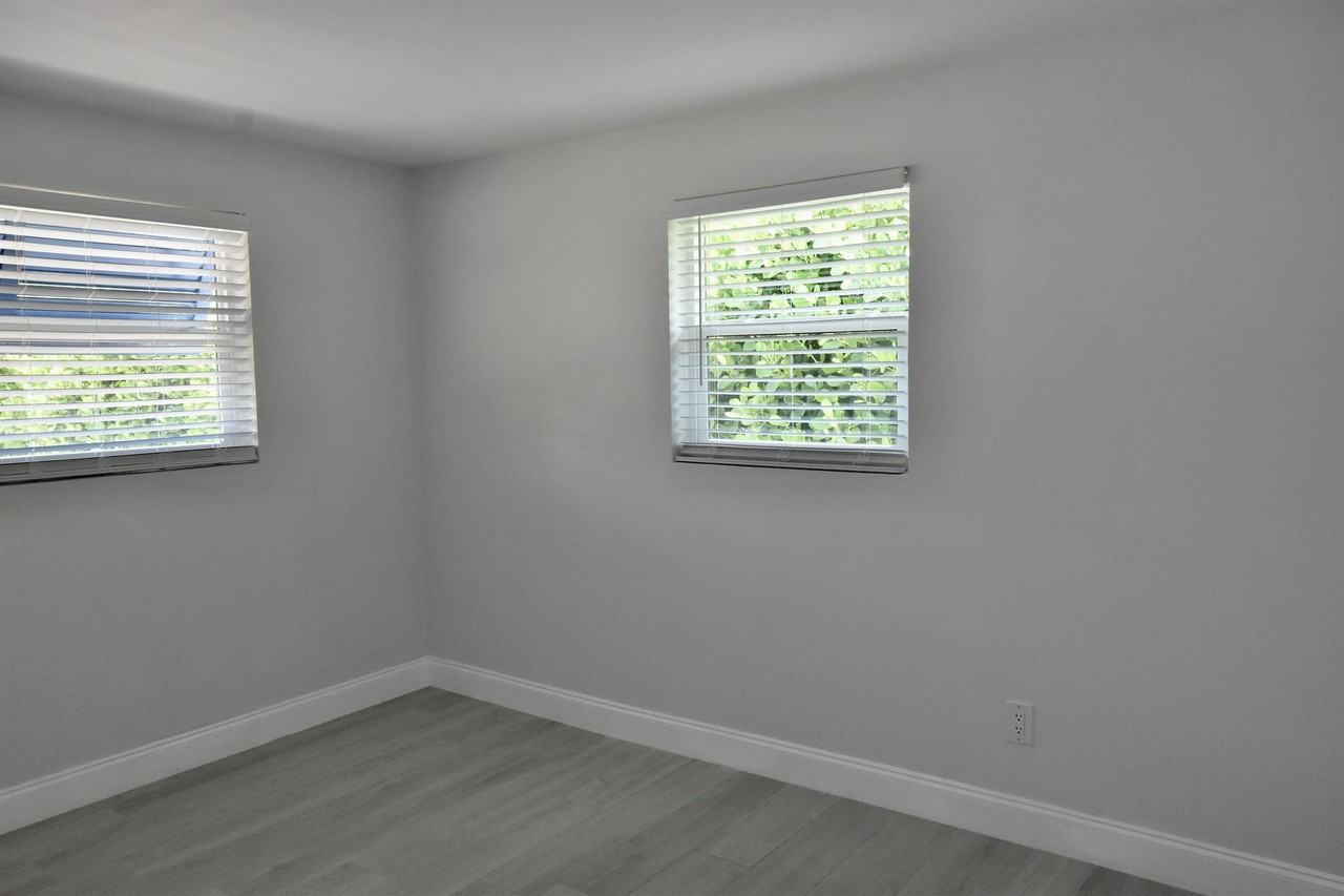 1259 Rordon Ave - Photo 5 of 16