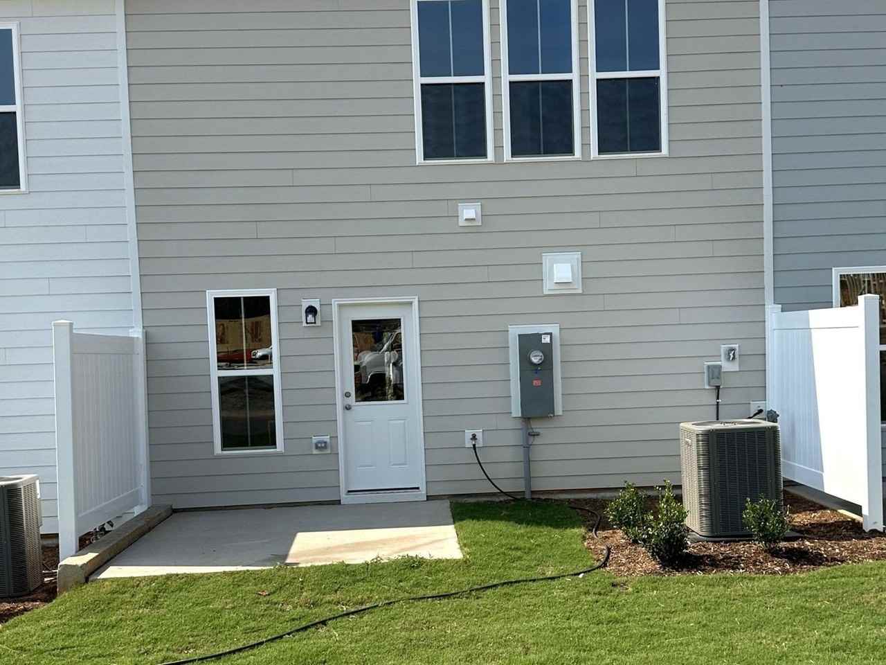 556 Glen Clova Dr - Photo 2 of 39