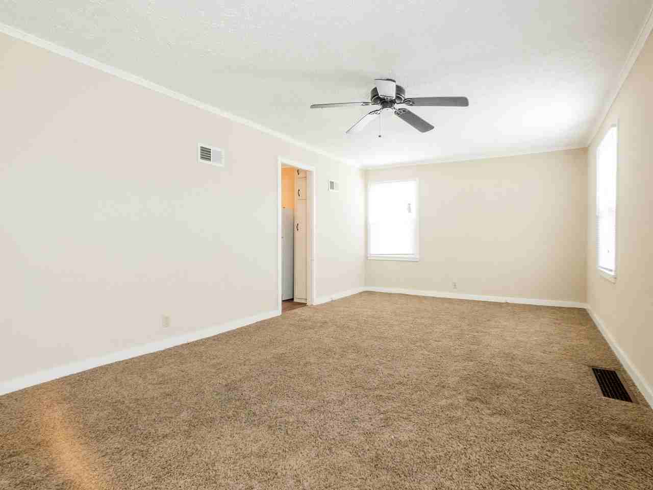 2721 N Adams - Photo 2 of 13