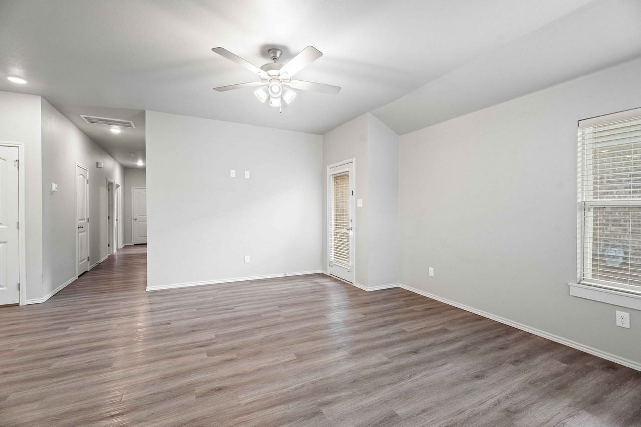 MBA 1403 16th Street - Photo 3 of 13