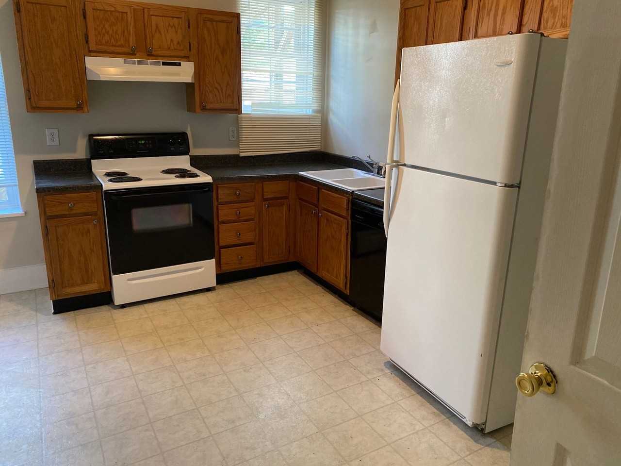 239 Lexington Ave - Photo 3 of 49