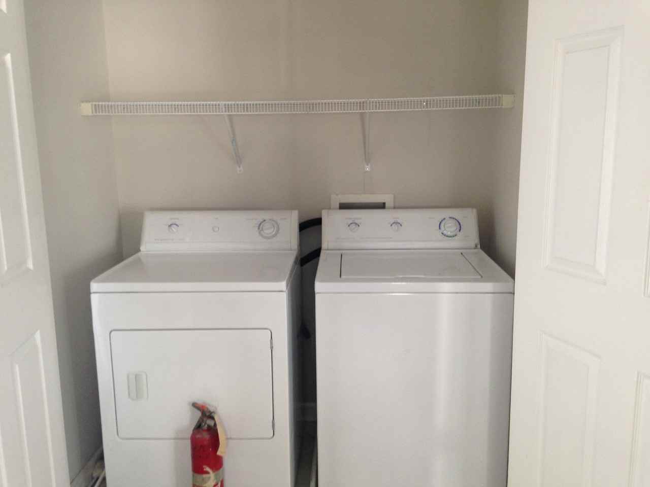 243 Lexington Ave - Photo 5 of 50