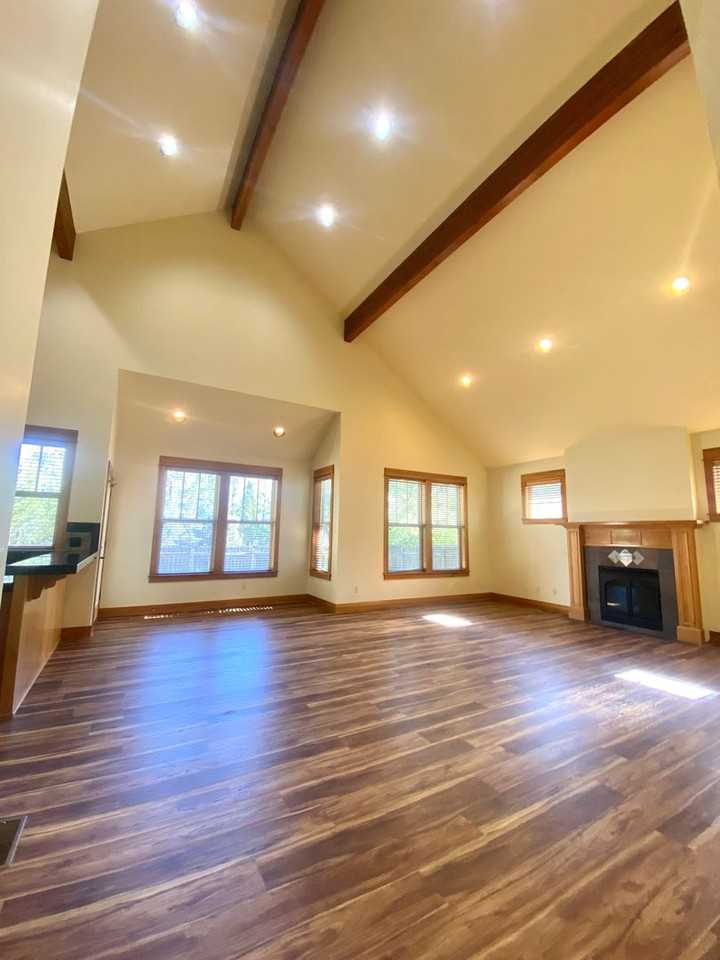 2564 Nw Shields Dr - Photo 3 of 14