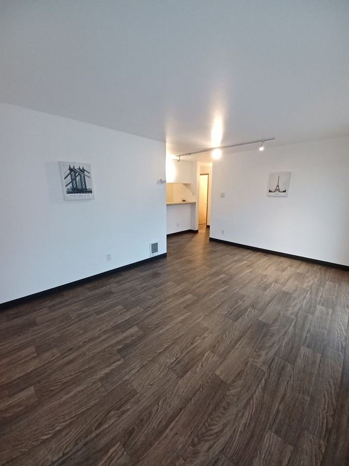 Isherwood - Photo 2 of 14