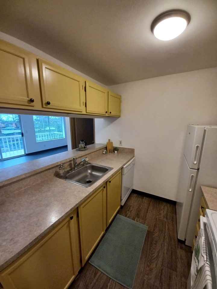 Isherwood - Photo 3 of 14