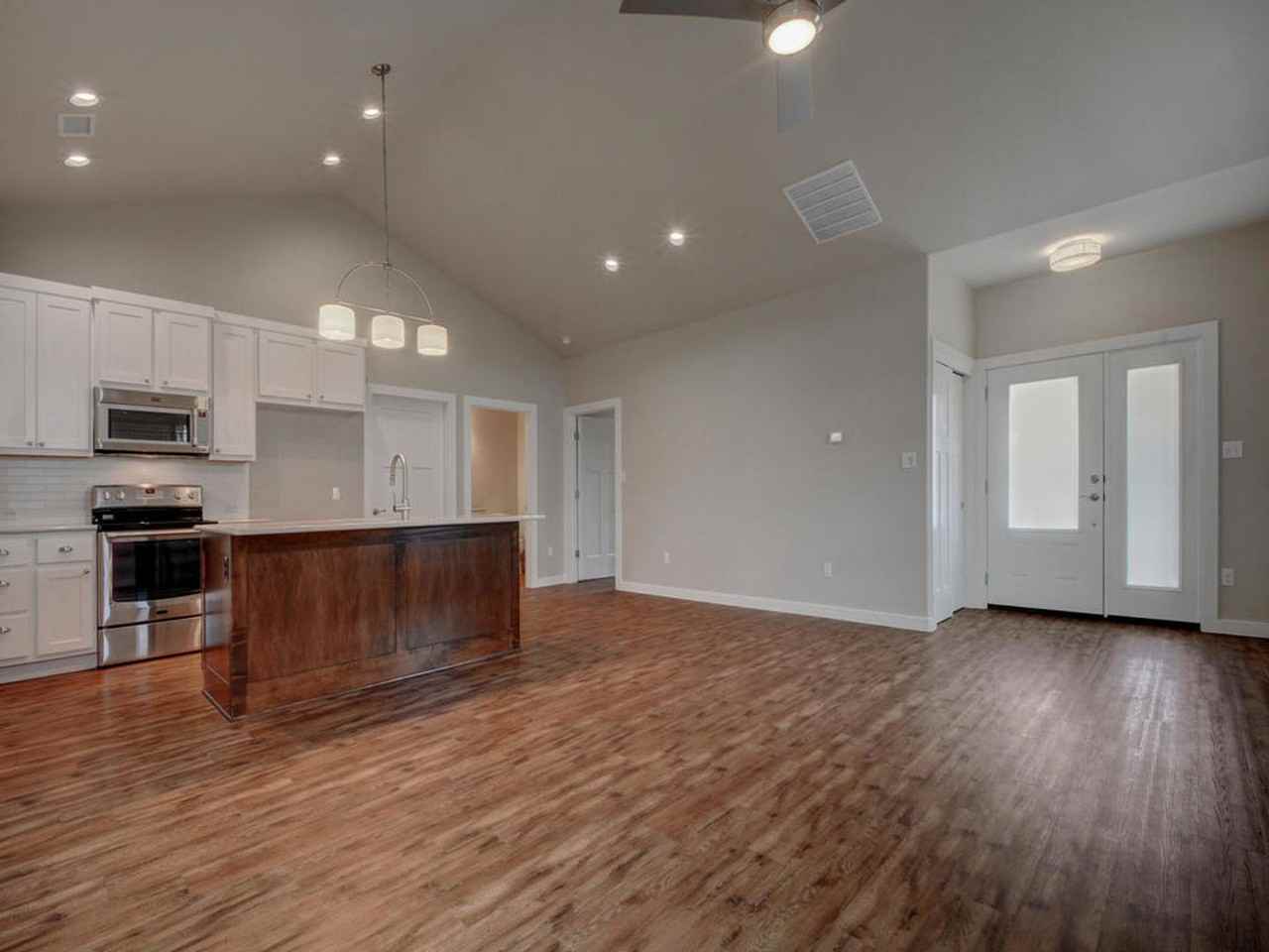 240 Rose Dr - Photo 6 of 31