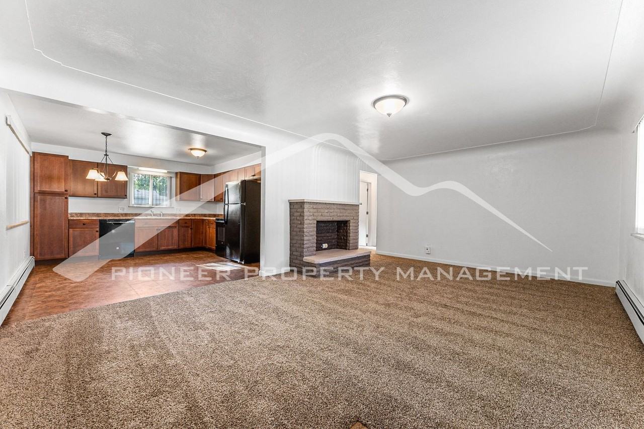 3709 Allison St - Photo 3 of 19