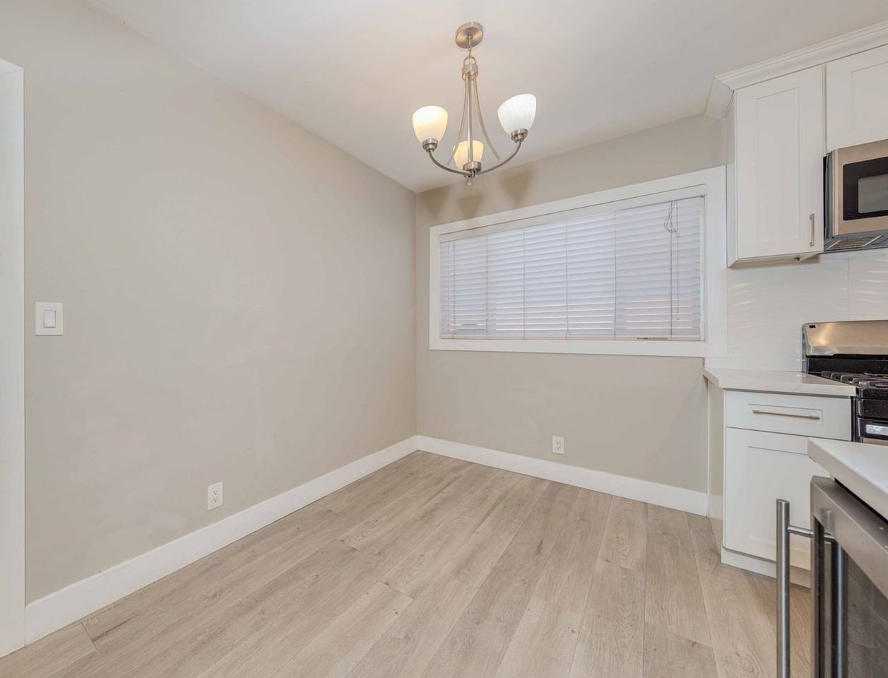 1817 E Morava Ave - Photo 7 of 34