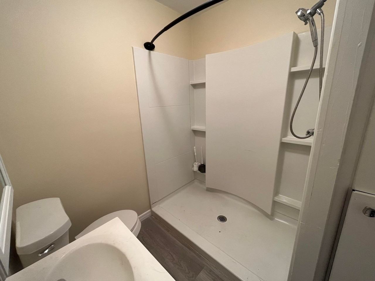 850 22nd St - Photo 6 of 12