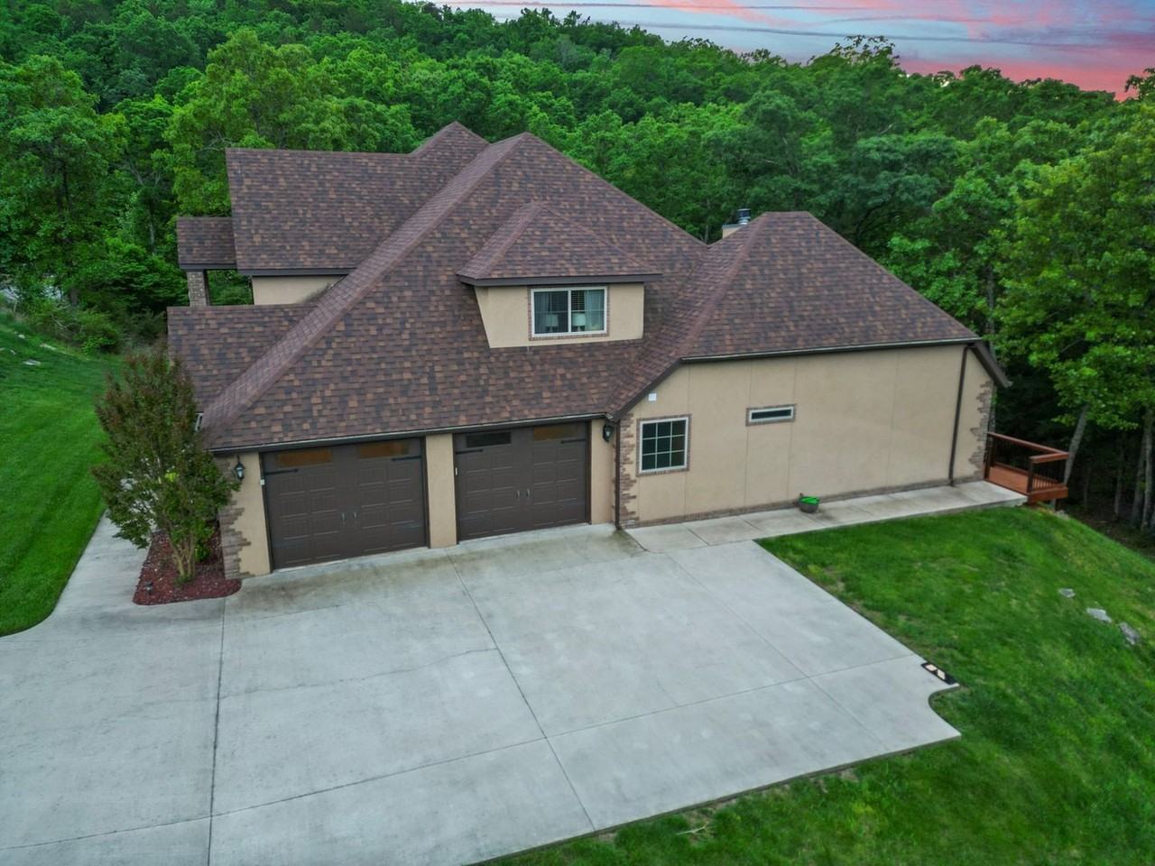 235 Valencia Ct - Photo 2 of 23