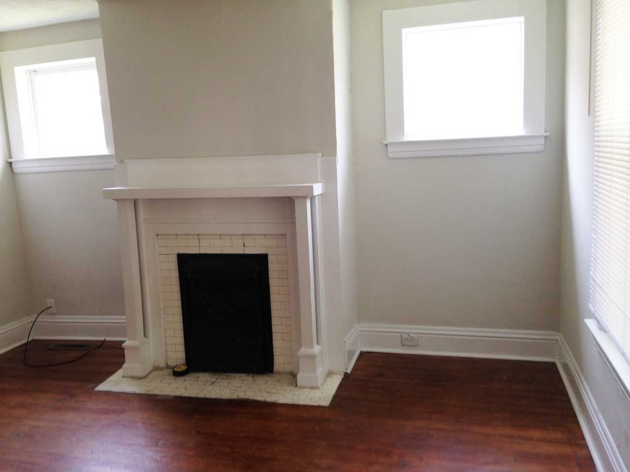 362 Oldham Ave - Photo 4 of 50