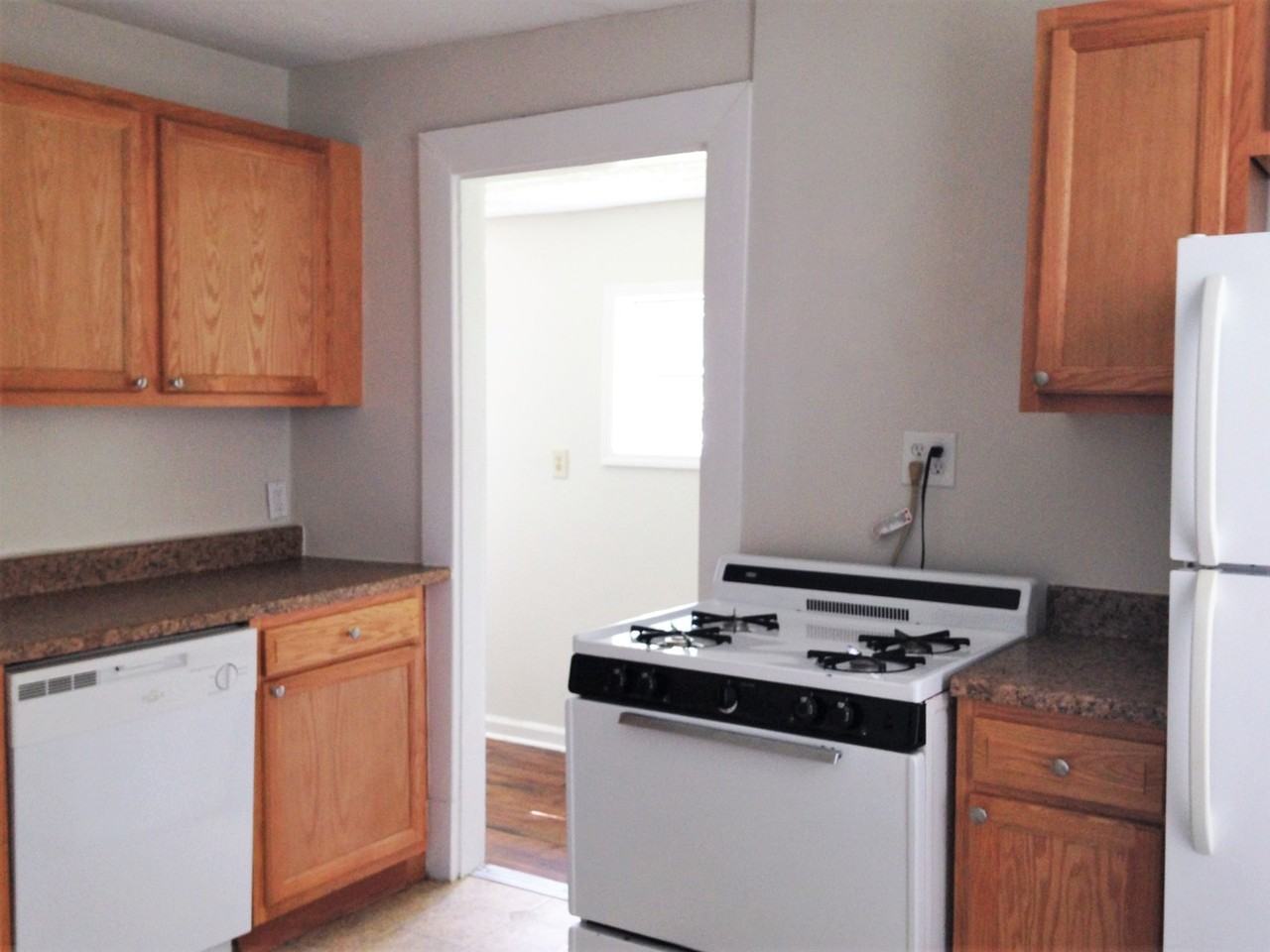 362 Oldham Ave - Photo 2 of 50