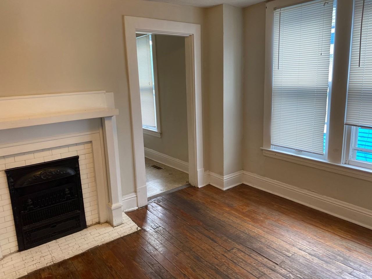 362 Oldham Ave - Photo 6 of 50