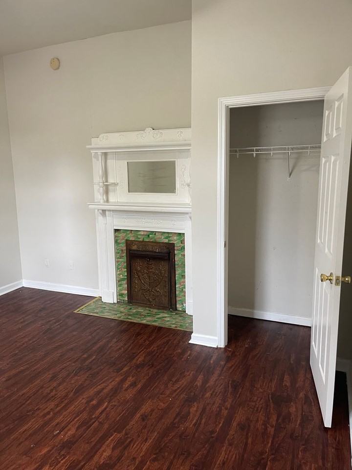 374 Park Ave - Photo 2 of 36