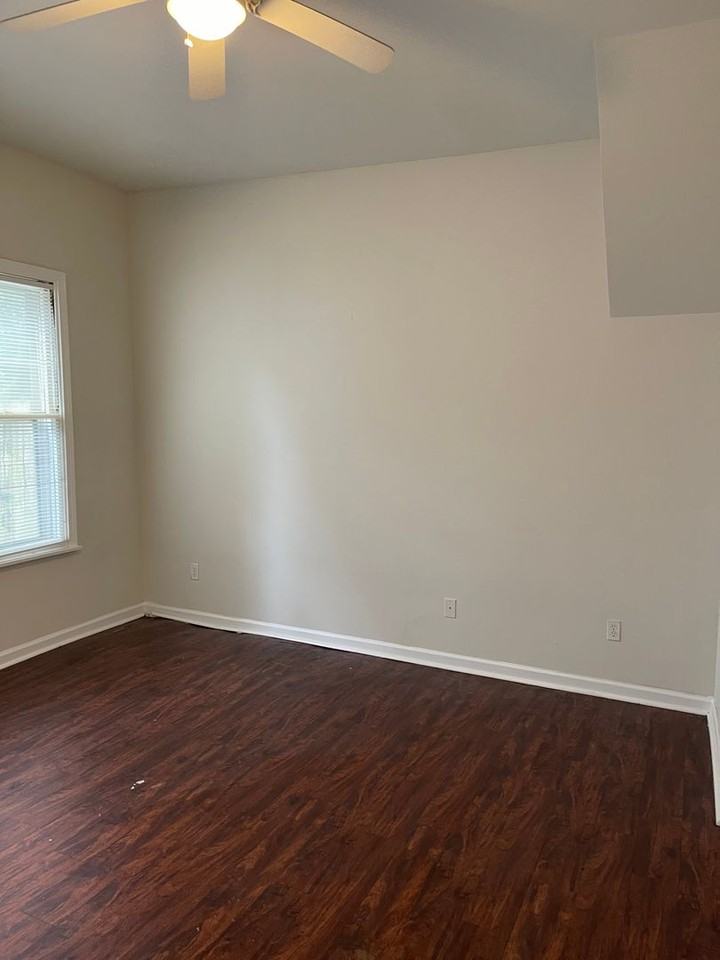 374 Park Ave - Photo 6 of 36