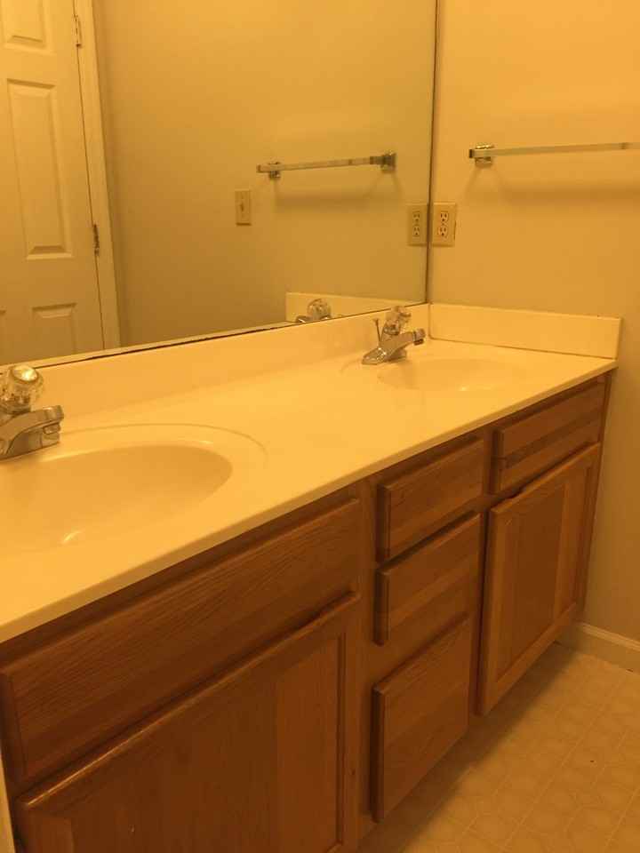 415 Oldham Ave - Photo 3 of 50
