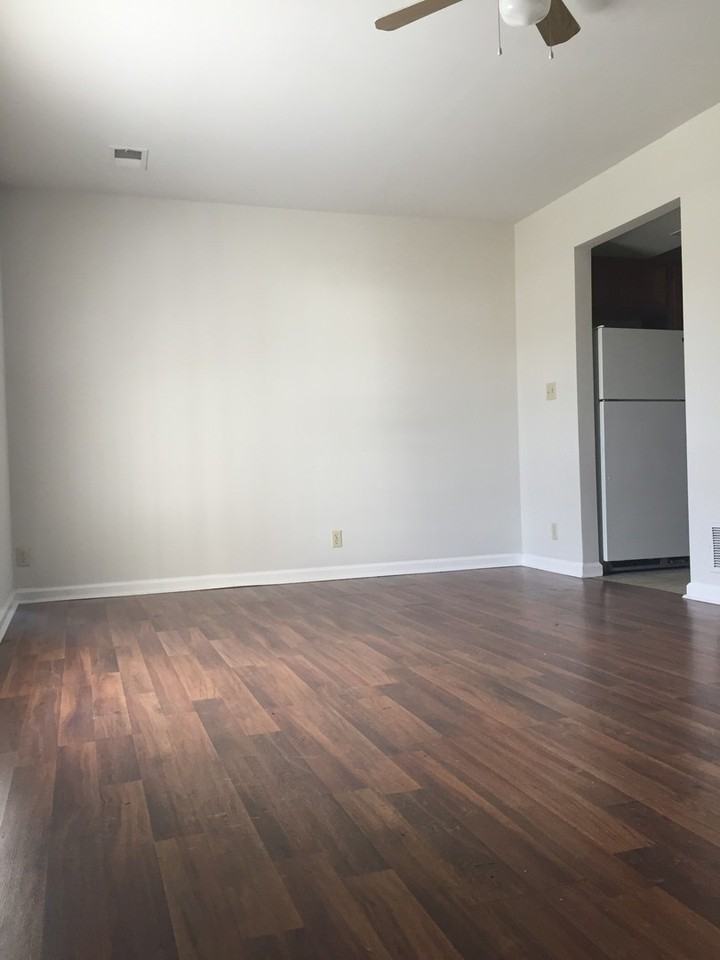 415 Oldham Ave - Photo 2 of 50