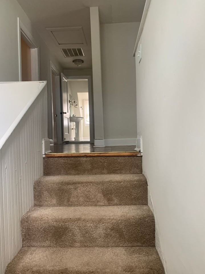 424 E Maxwell St - Photo 4 of 40
