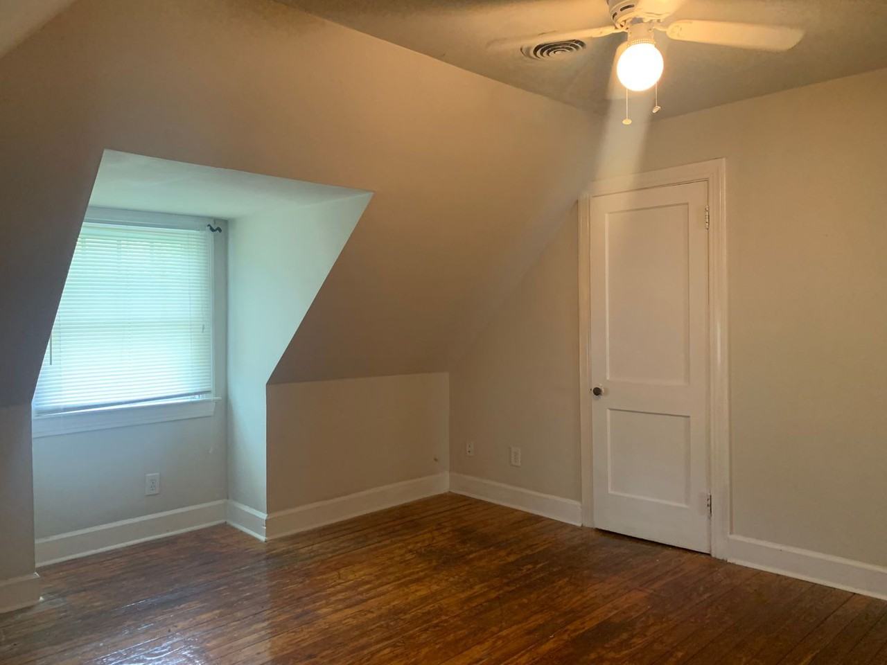424 E Maxwell St - Photo 2 of 40