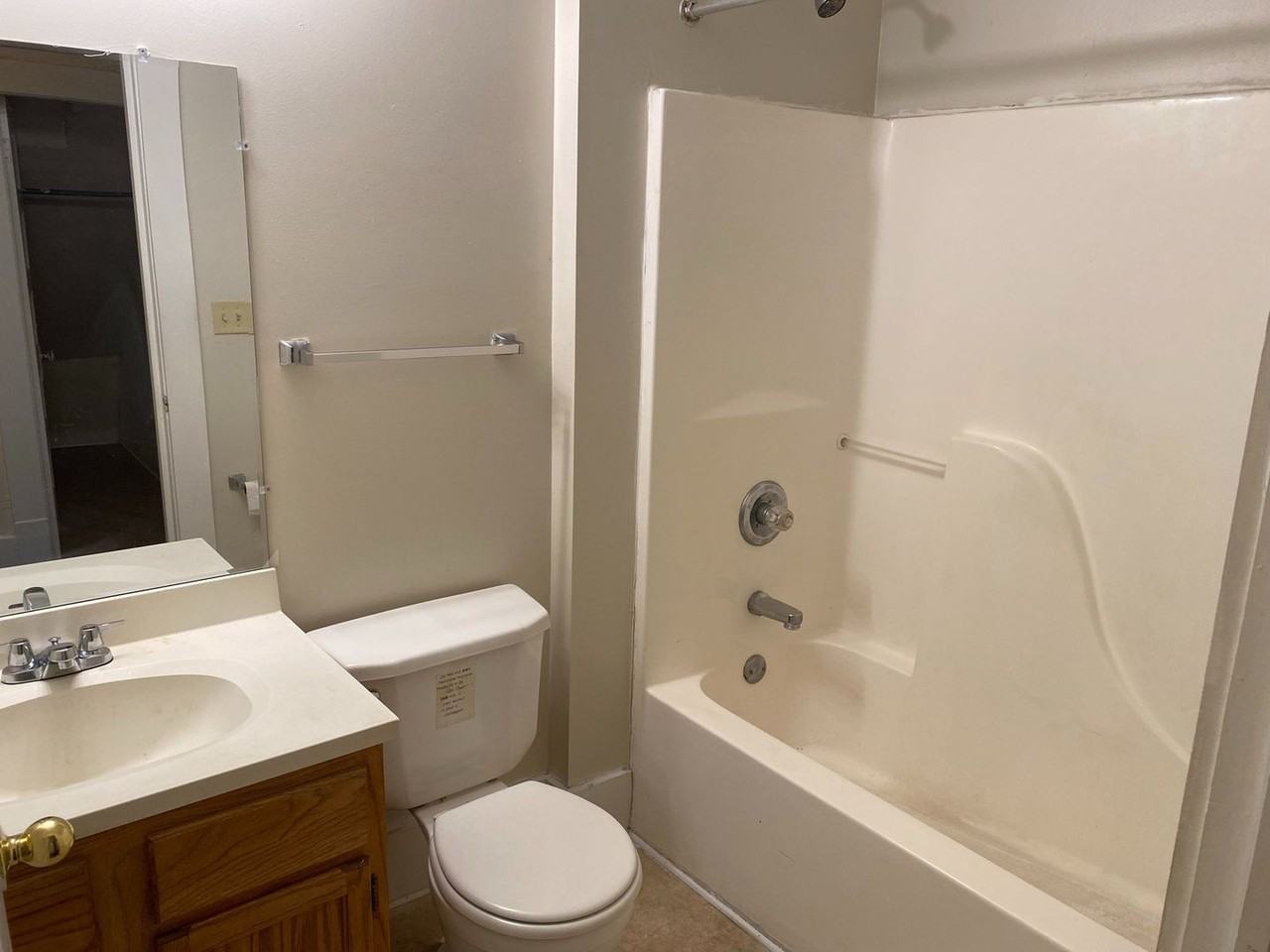 560 E High St - Photo 7 of 33