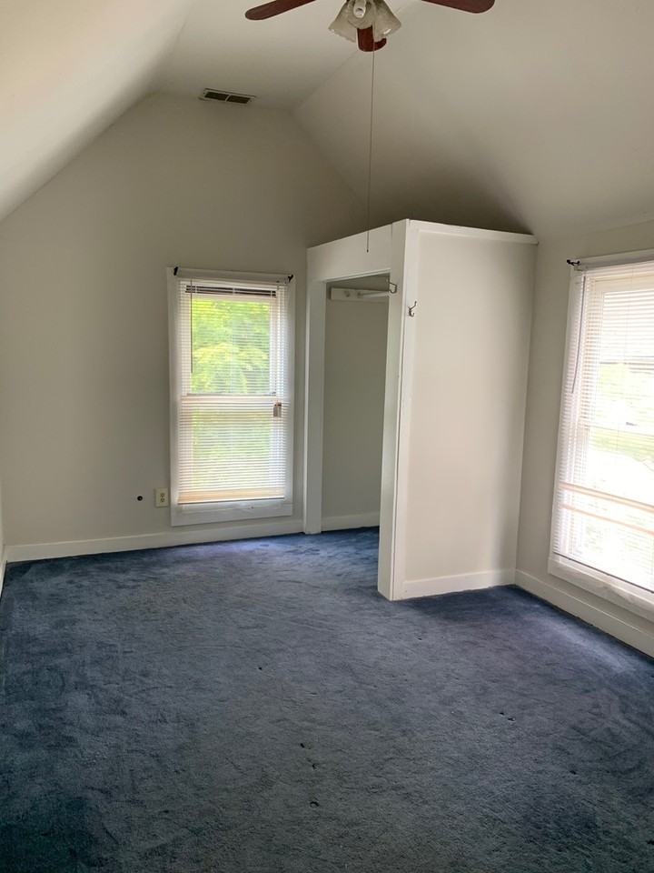 560 E High St - Photo 6 of 13