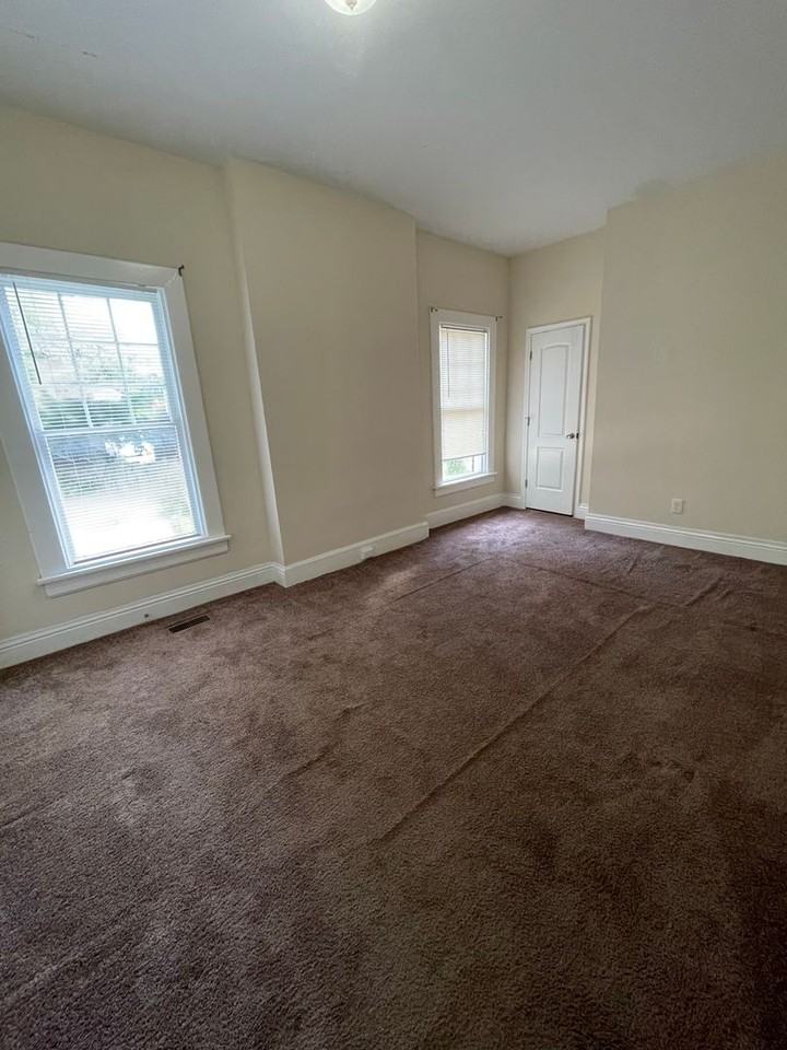 562 E High St - Photo 7 of 40