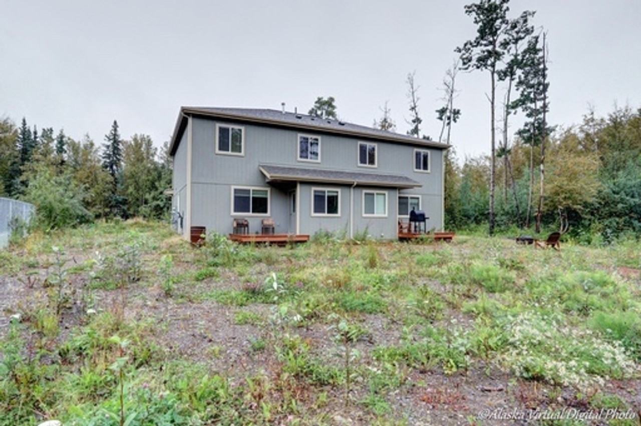 221 E Forest Avenue - Photo 2 of 23