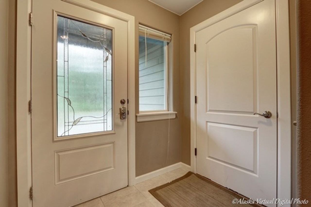 221 E Forest Avenue - Photo 3 of 23