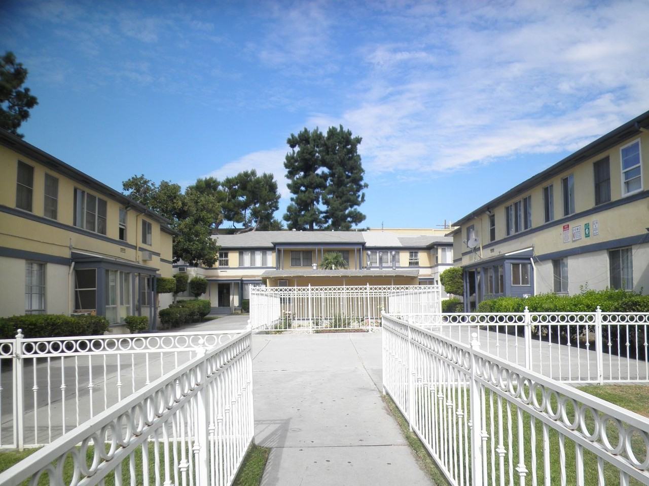 6101 CLYBOURN - Photo 7 of 14