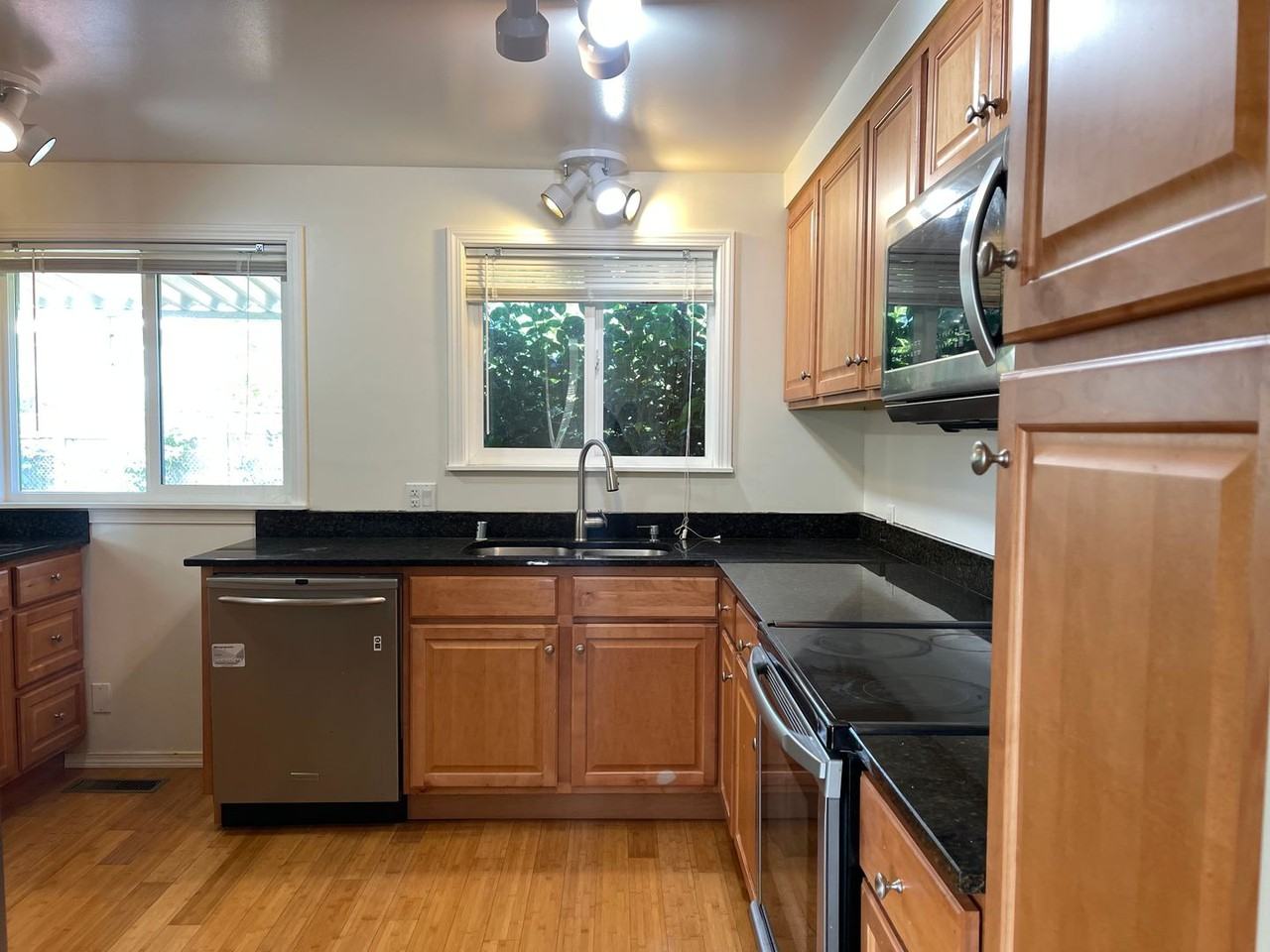 170 154th Pl Ne - Photo 3 of 19