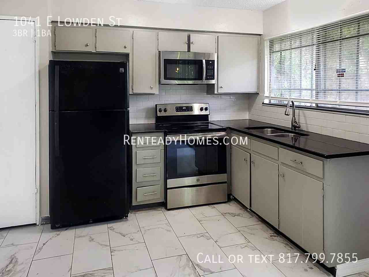 1041 E Lowden St - Photo 3 of 16