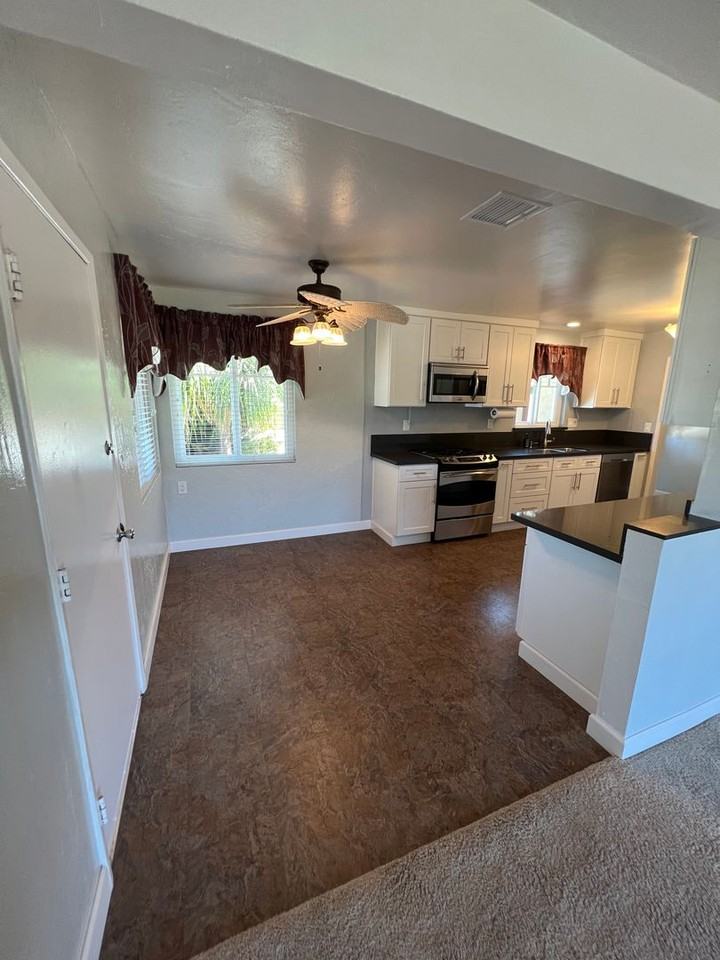 10630 Olvera Rd - Photo 5 of 20