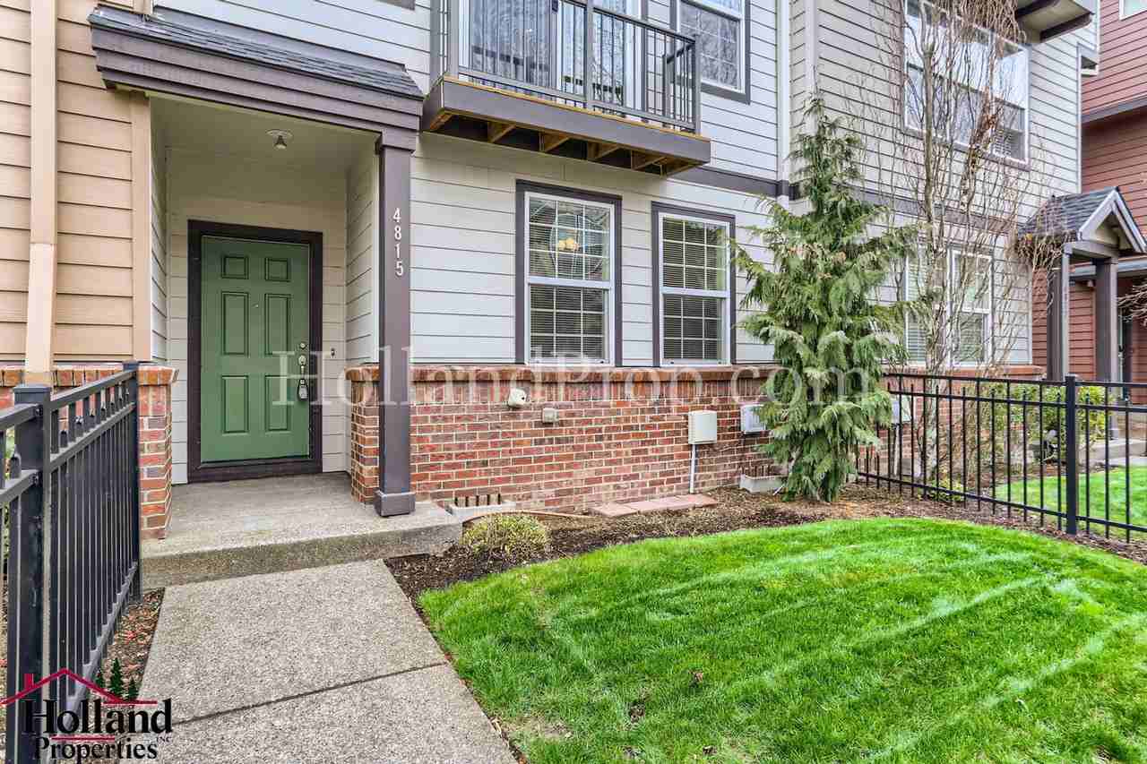 4815 Se Teakwood St - Photo 3 of 30