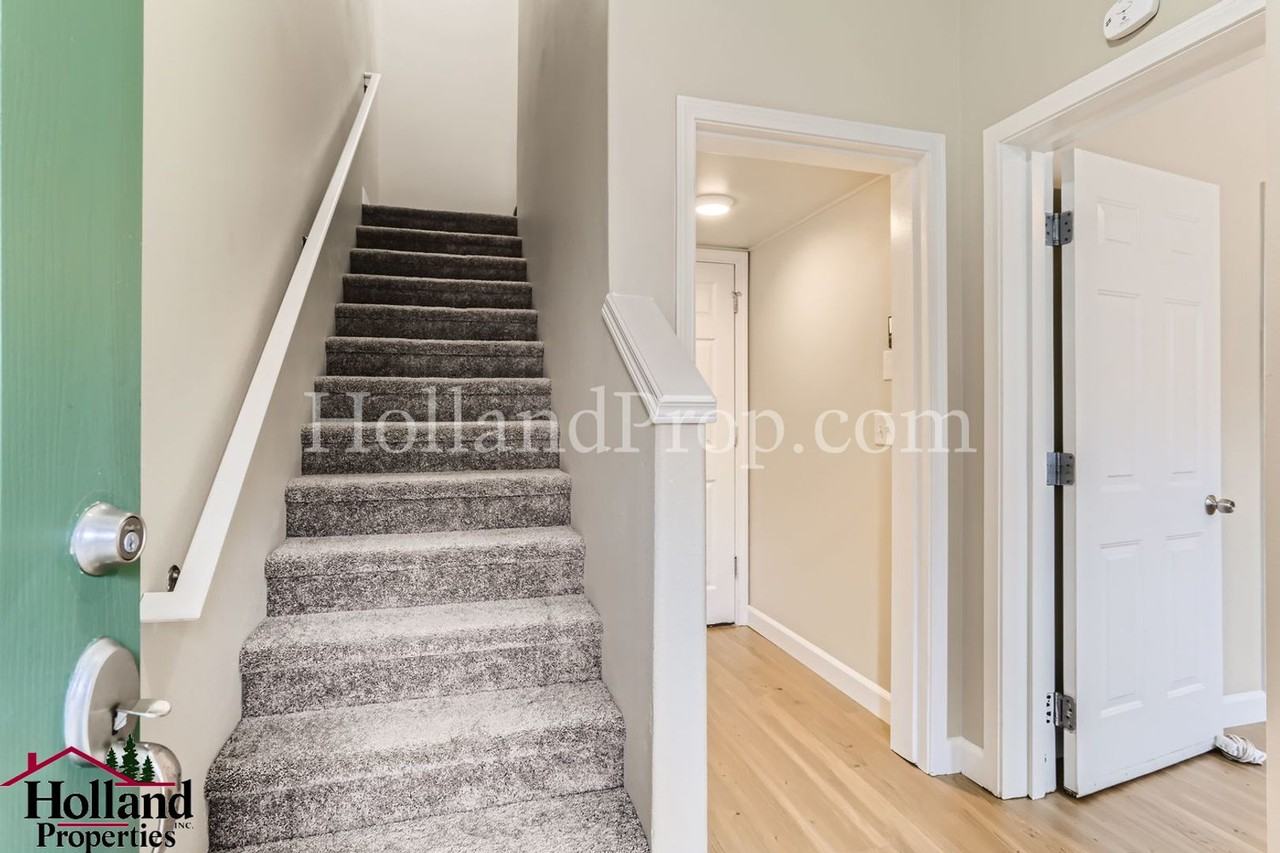 4815 Se Teakwood St - Photo 4 of 30